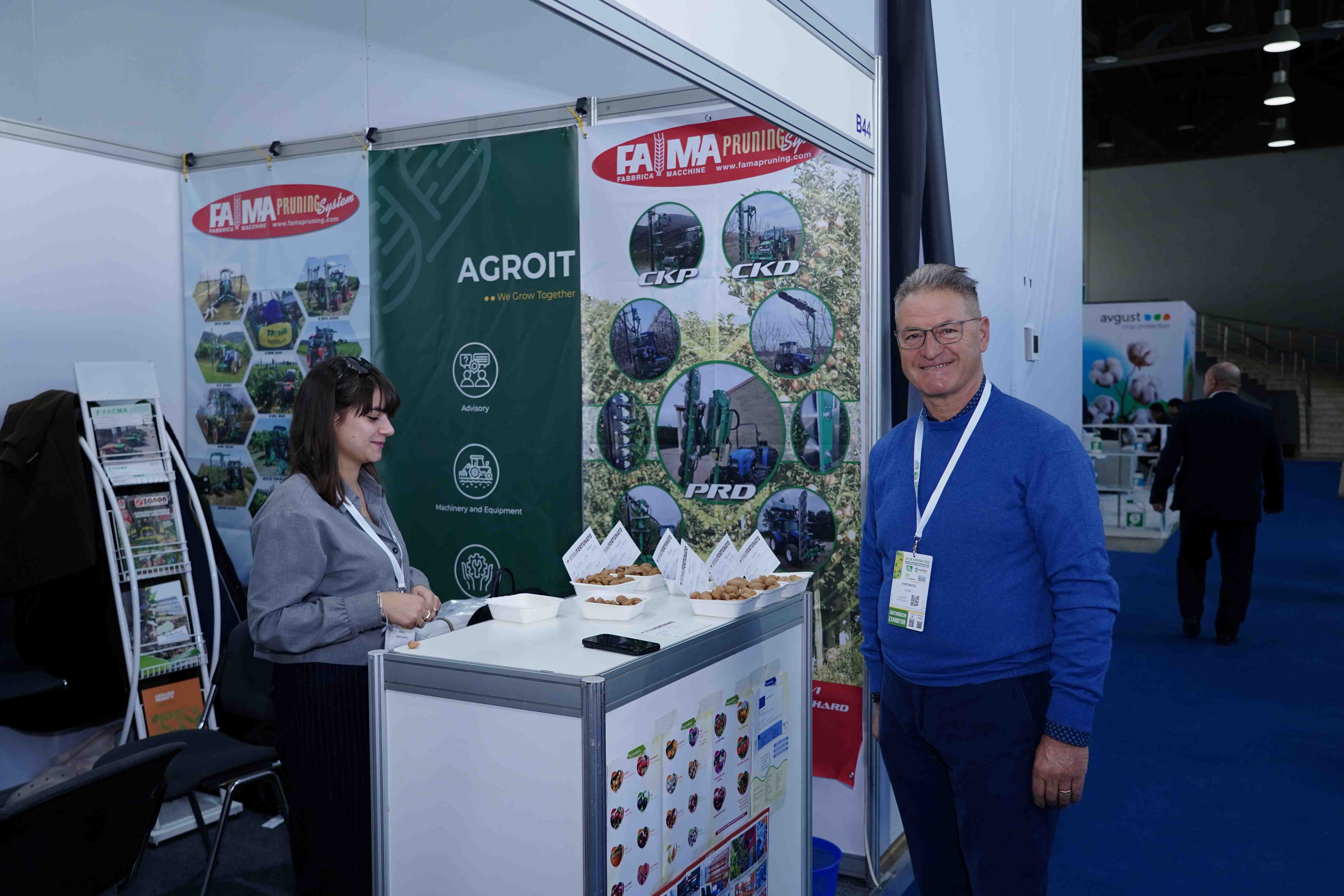 <span  class="uc_style_uc_tiles_grid_image_elementor_uc_items_attribute_title" style="color:#ffffff;">DSC03474</span>