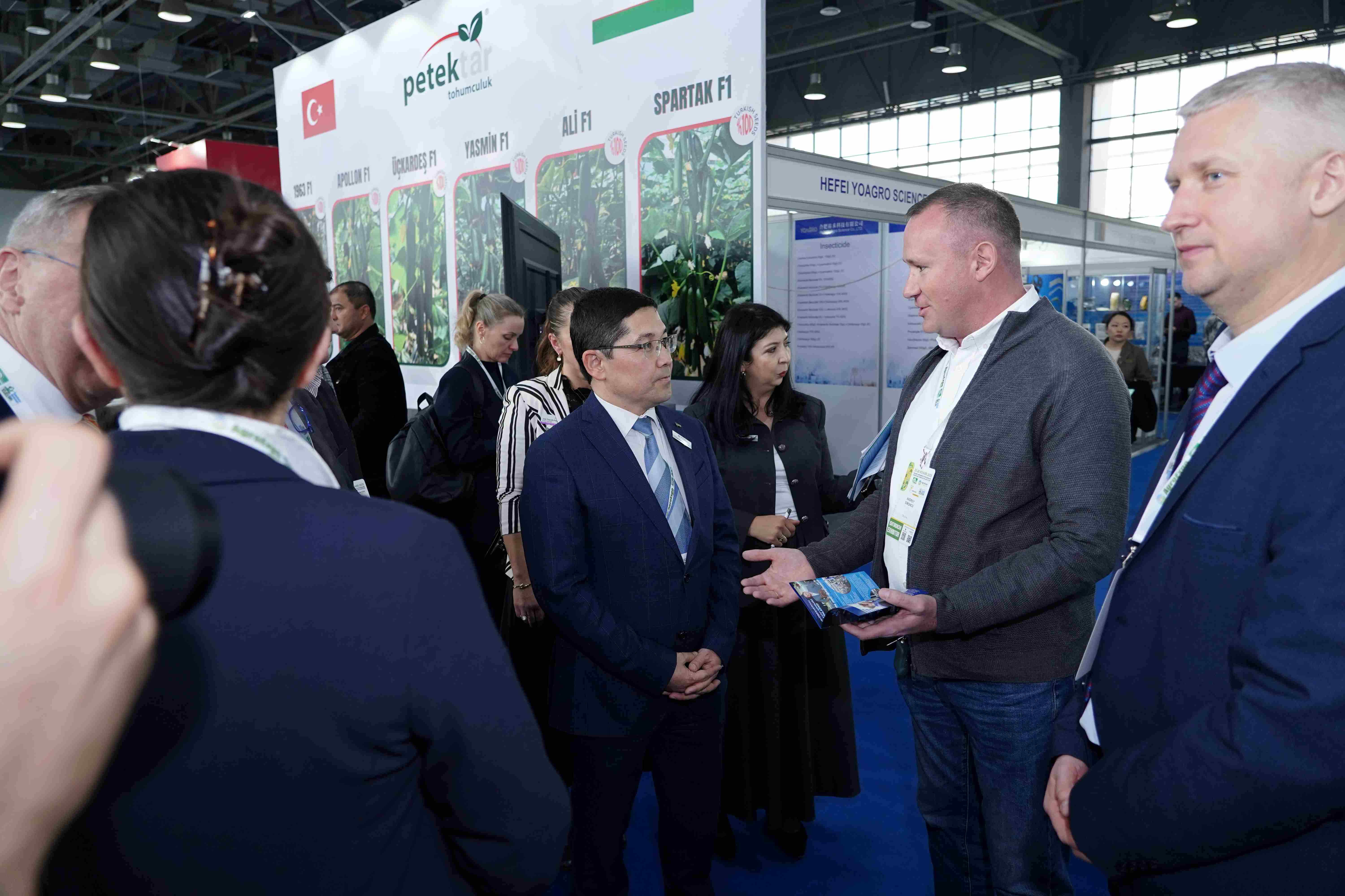 <span  class="uc_style_uc_tiles_grid_image_elementor_uc_items_attribute_title" style="color:#ffffff;">DSC03965</span>