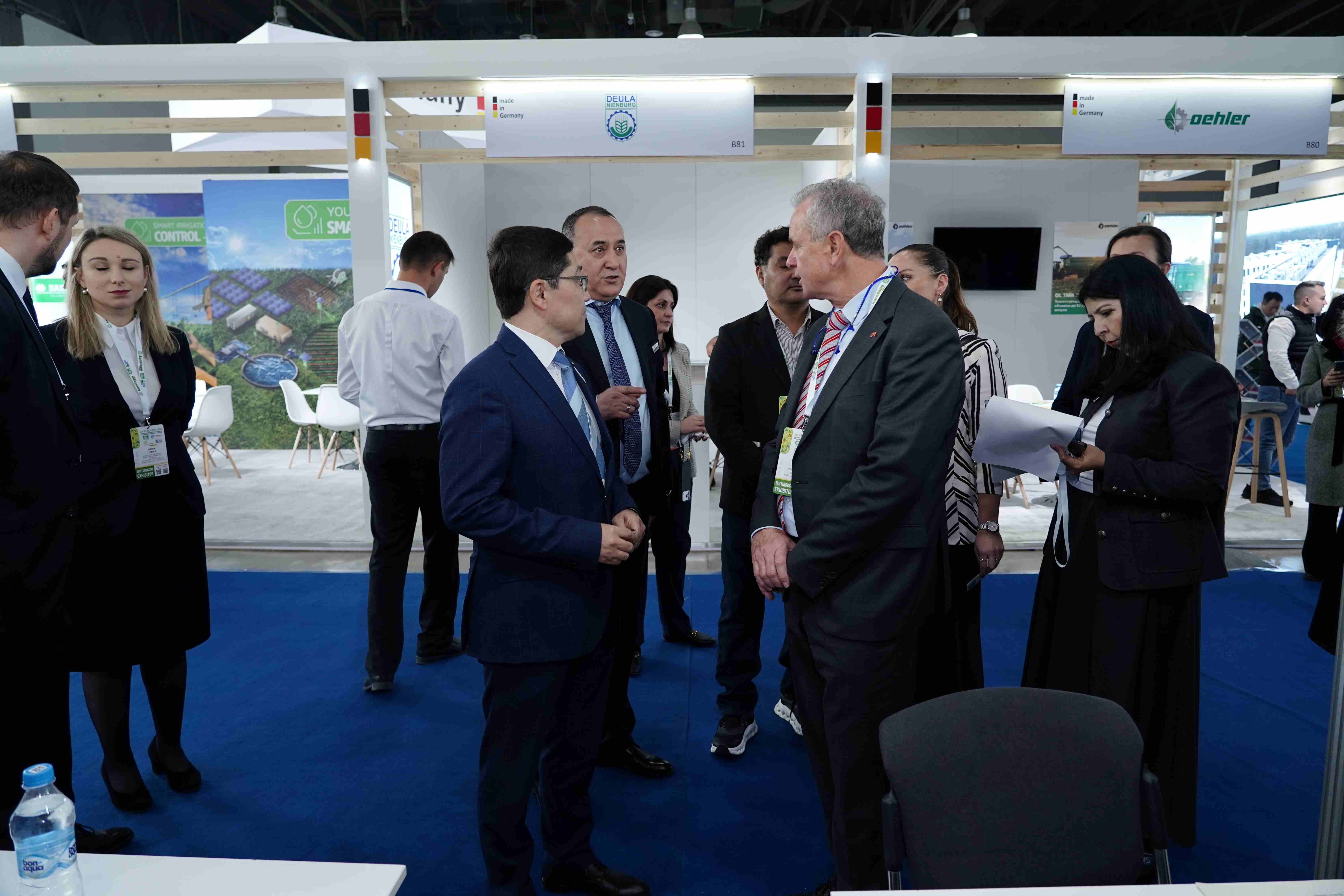 <span  class="uc_style_uc_tiles_grid_image_elementor_uc_items_attribute_title" style="color:#ffffff;">DSC04023</span>