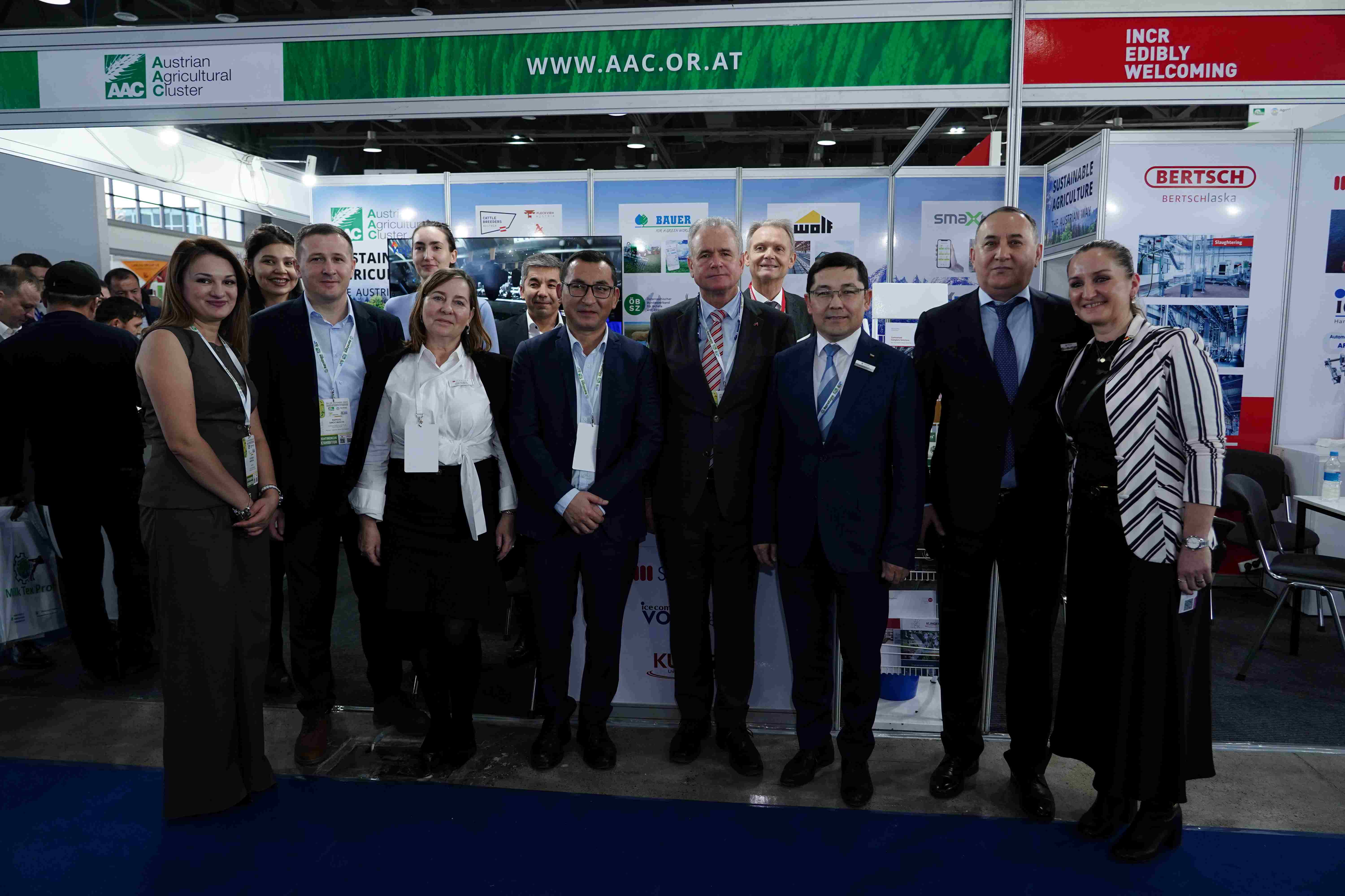 <span  class="uc_style_uc_tiles_grid_image_elementor_uc_items_attribute_title" style="color:#ffffff;">DSC04025</span>