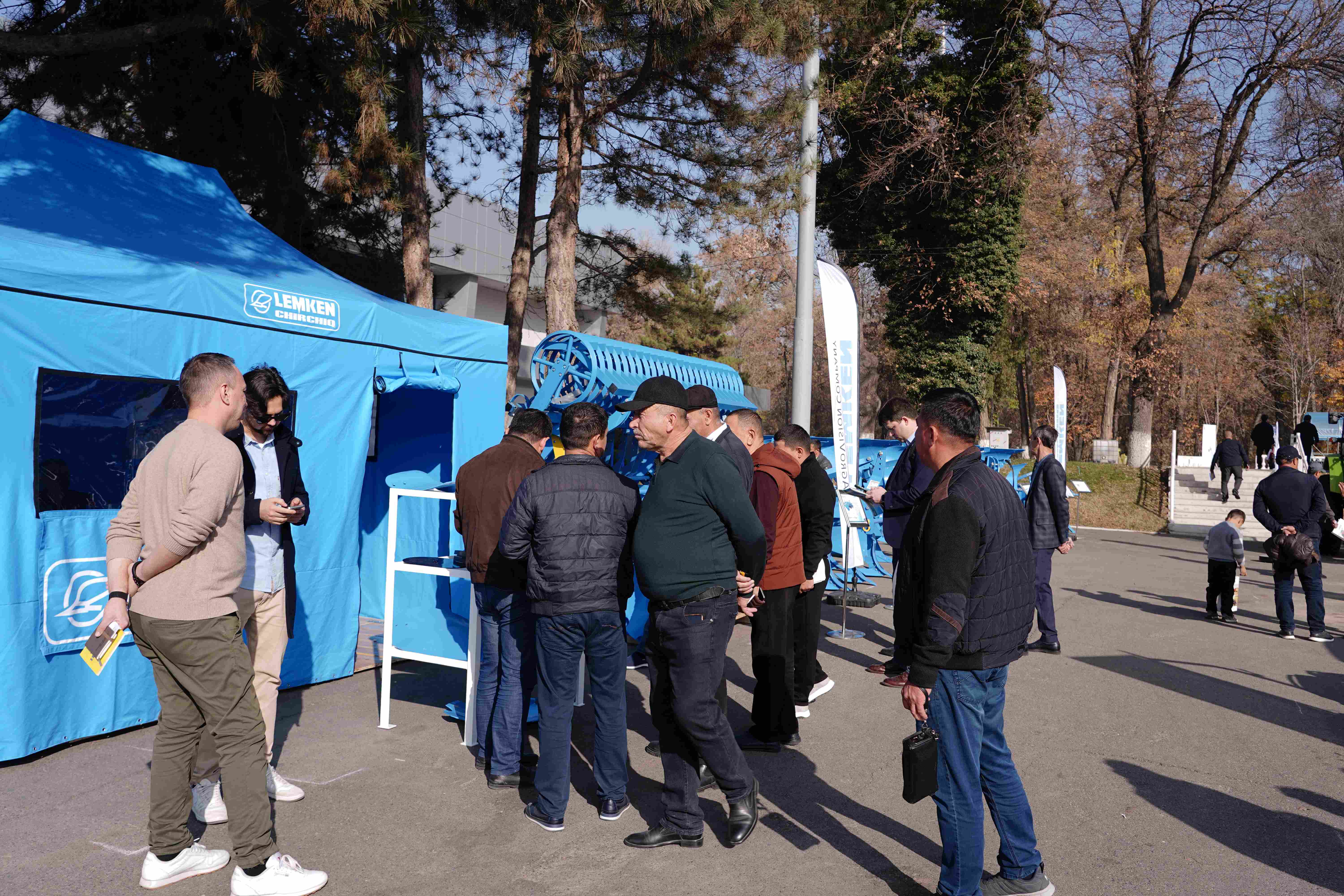 <span  class="uc_style_uc_tiles_grid_image_elementor_uc_items_attribute_title" style="color:#ffffff;">DSC04126</span>