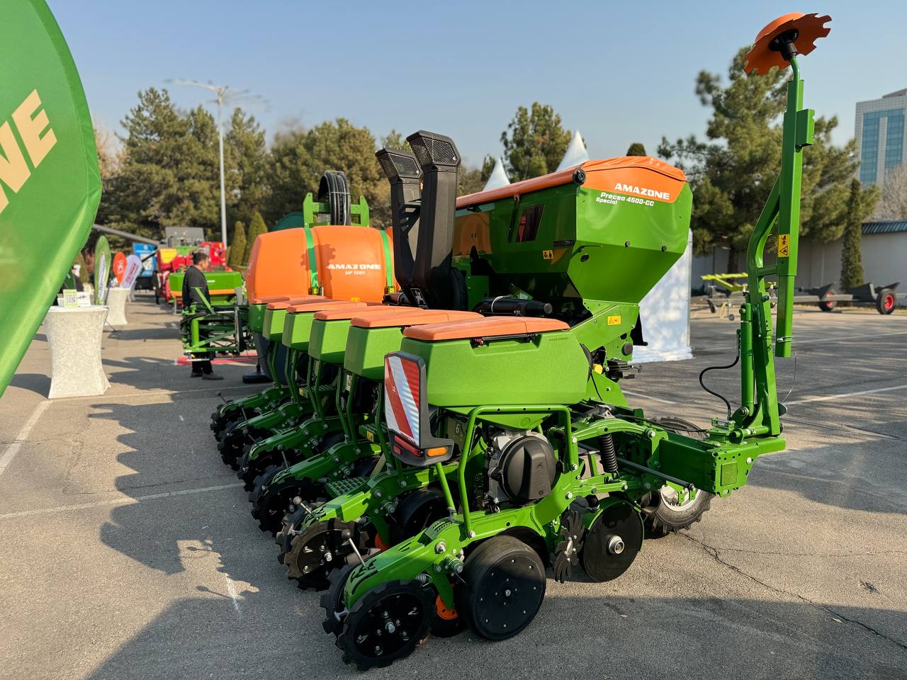 fa65b49f-887f-4cfa-9594-a605e5e2b823